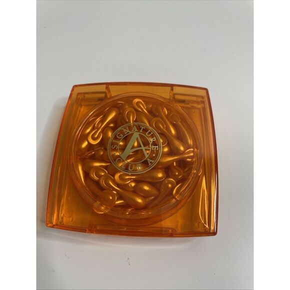 Signature Club A Rapid Transport C Infused Age Defying Capsules for Eyes - Picture 1 of 3